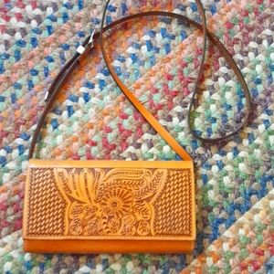 DDD handcrafted leather crossbody wallet